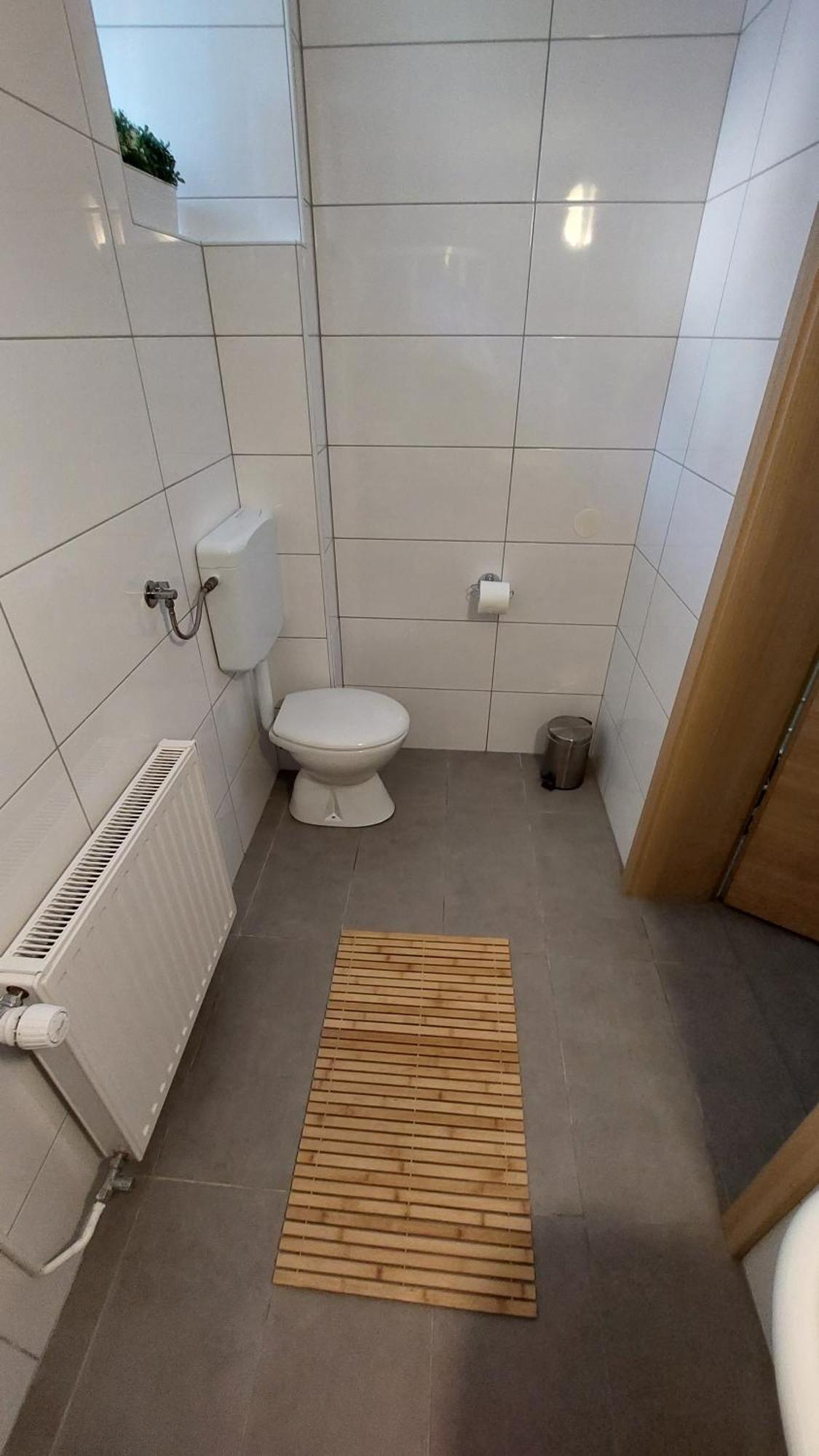 City Lodge Pine, Free Parking Любляна Екстериор снимка